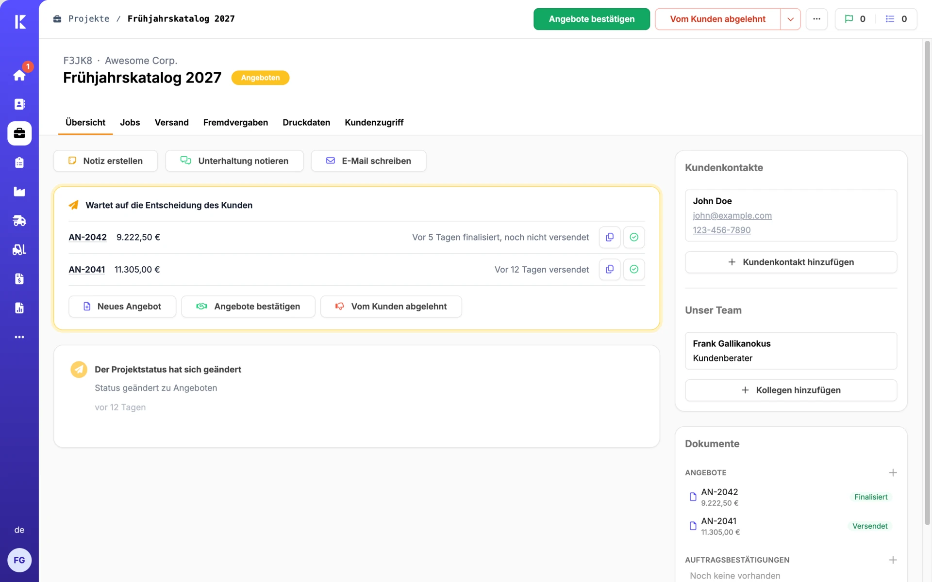 Projektansicht mit Angebotsstatus, nächsten Schritten und Dokumenten.